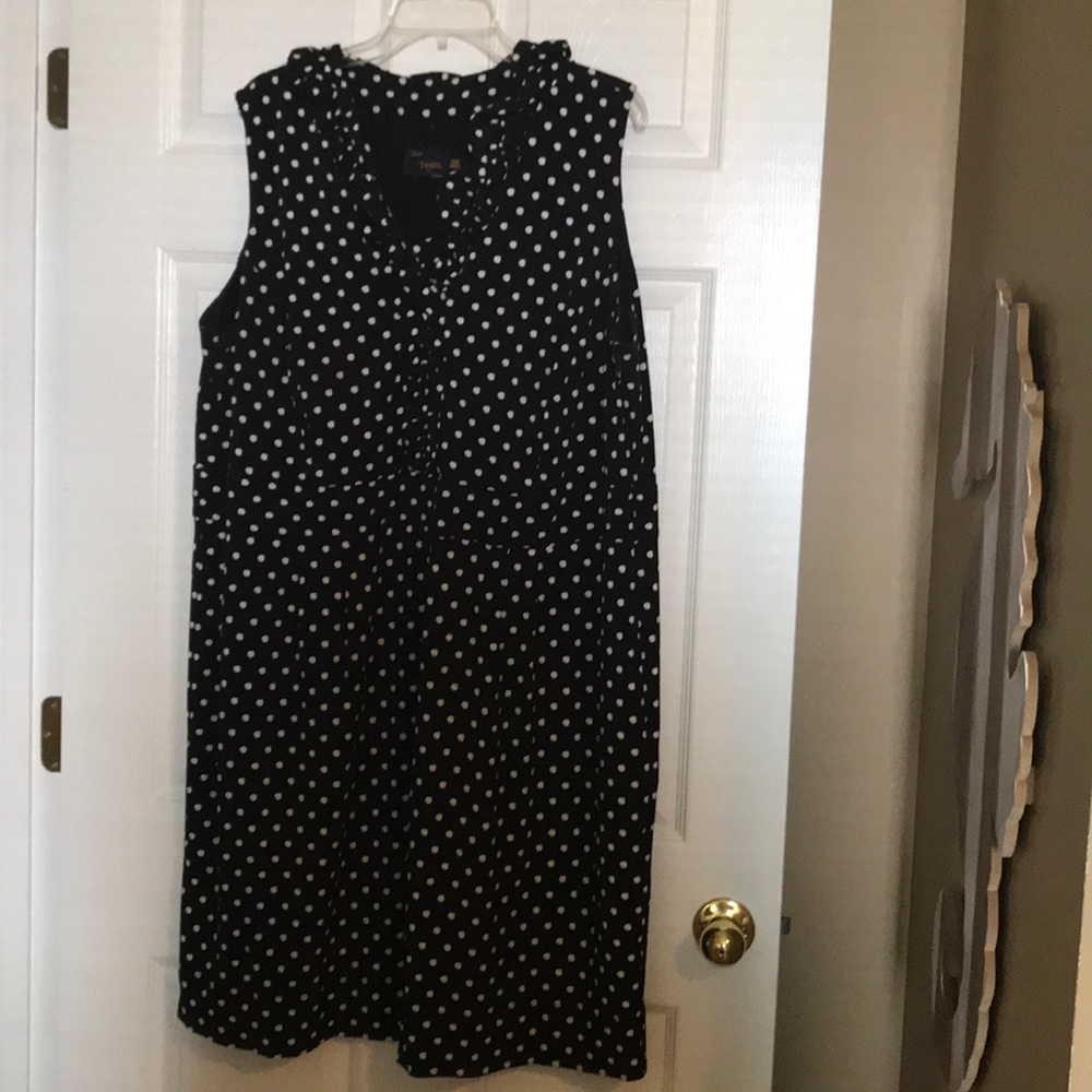 Plus size sleeveless dress